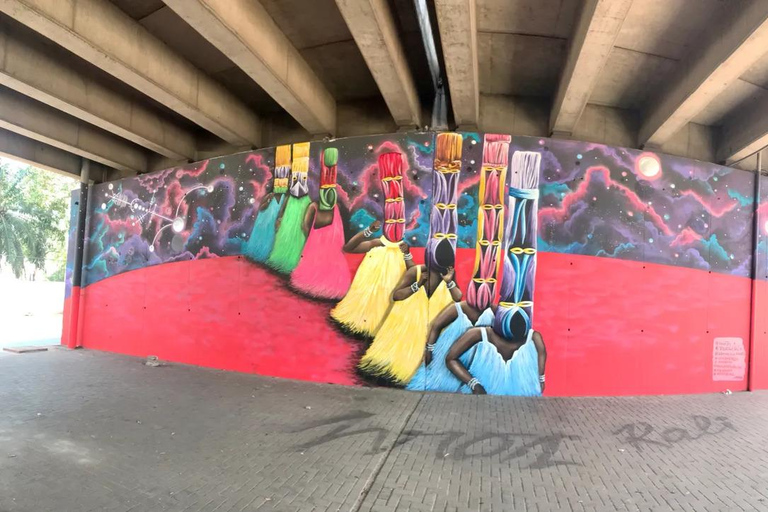 Accra Walking Tour: Jubilee House, Art, Murals & Afrikiko