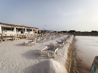 Aperitif in einer alten Wanne Salz in Marsala - Hizvo