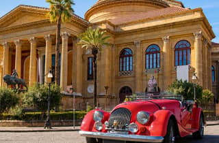 Palermo an Bord eines historischen Morgan: Private Tour im Oldtimer