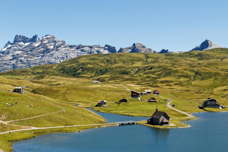 Excursión a los cuatro lagos de Engelberg: una aventura alpina inolvidableLa excursión de los cuatro lagos de Engelberg: una aventura alpina inolvidable