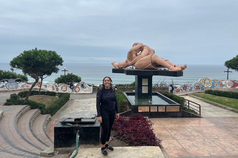 Lima: City Highlights Tour with Lunch and Catacombs
