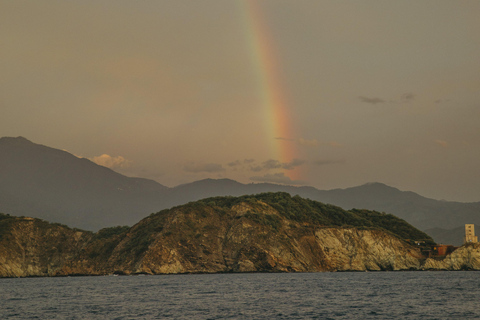 Parc Tayrona et les Caraïbes en voilier privé depuis Santa Marta, toute la journéeParc Tayrona et les Caraïbes en voilier privé au départ de Santa Marta, journée complète