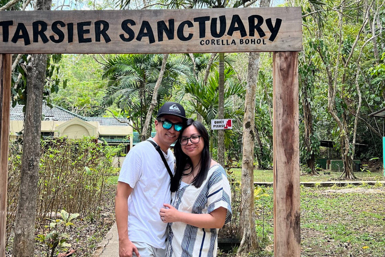 Tour privato di Bohol: Chocolate Hills, tarsi e fiume LobocTour privato a Bohol: Chocolate Hills, tarsi e fiume Loboc