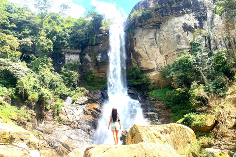 Kandy to Nuwara Eliya Transfer: Tea Plantations & Waterfalls