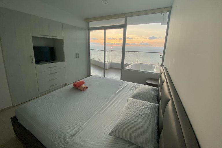 Esmeraldas: Tonsupa Apartamento frente al mar con jacuzzi