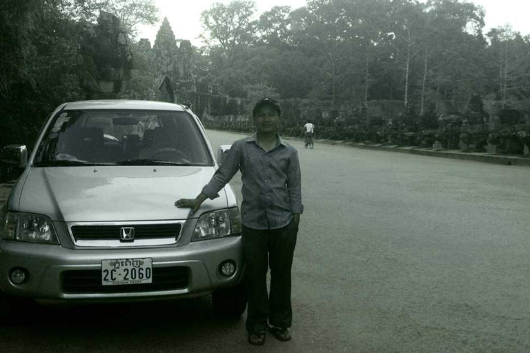 Prywatny transfer z lotniska w Siem Reap w obie strony minivanem AC