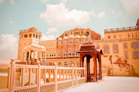 Excursión de un día a Jaipur desde Delhi por autopistaCoche privado con conductor, guía y entradas a los monumentos