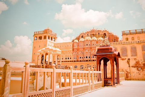 3 Daagse Delhi Agra Jaipur Gouden Driehoek Tour vanuit DelhiTour met auto, chauffeur, gids en 4 sterren accommodatie