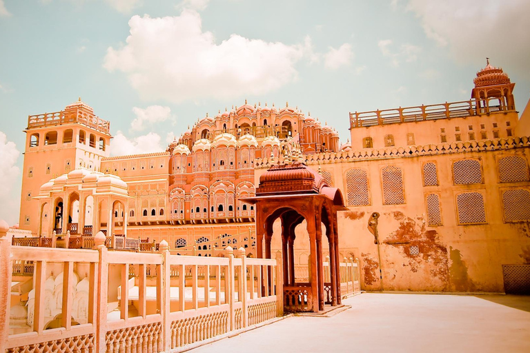 Excursion d'une journée à Jaipur depuis Delhi par voie rapideVoiture privée avec chauffeur et visite guidée uniquement