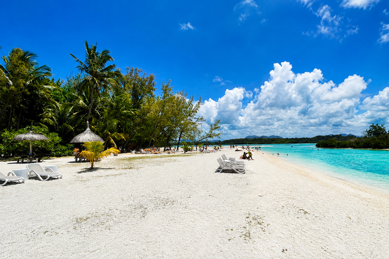 Mauritius: 5 Islands Speedboat Lagoon Experience with BBQ Mauritius: Lagoon Experience 5 Islands with BBQ Beach Lunch