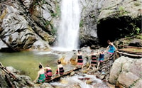 Explore the community-based ecotourism in A Luoi - Housity