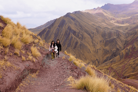 Desde Cusco: Excursión a la Montaña Pallay Puncho con Almuerzo