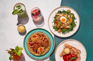 Amsterdam: Brunch mit unbegrenzten Drinks im Hard Rock Café