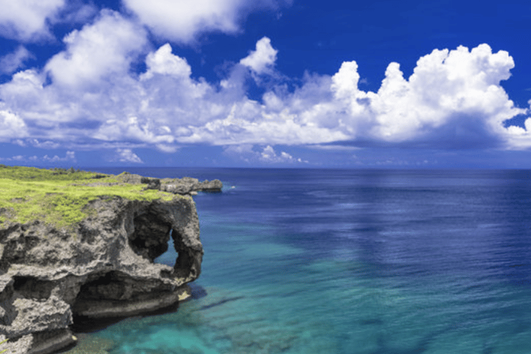 Tour privato personalizzato di Okinawa con guida locale