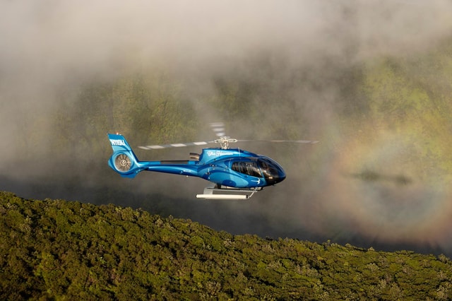 Hilo: Helicopter Ride over Kohala Mountains and Waterfalls