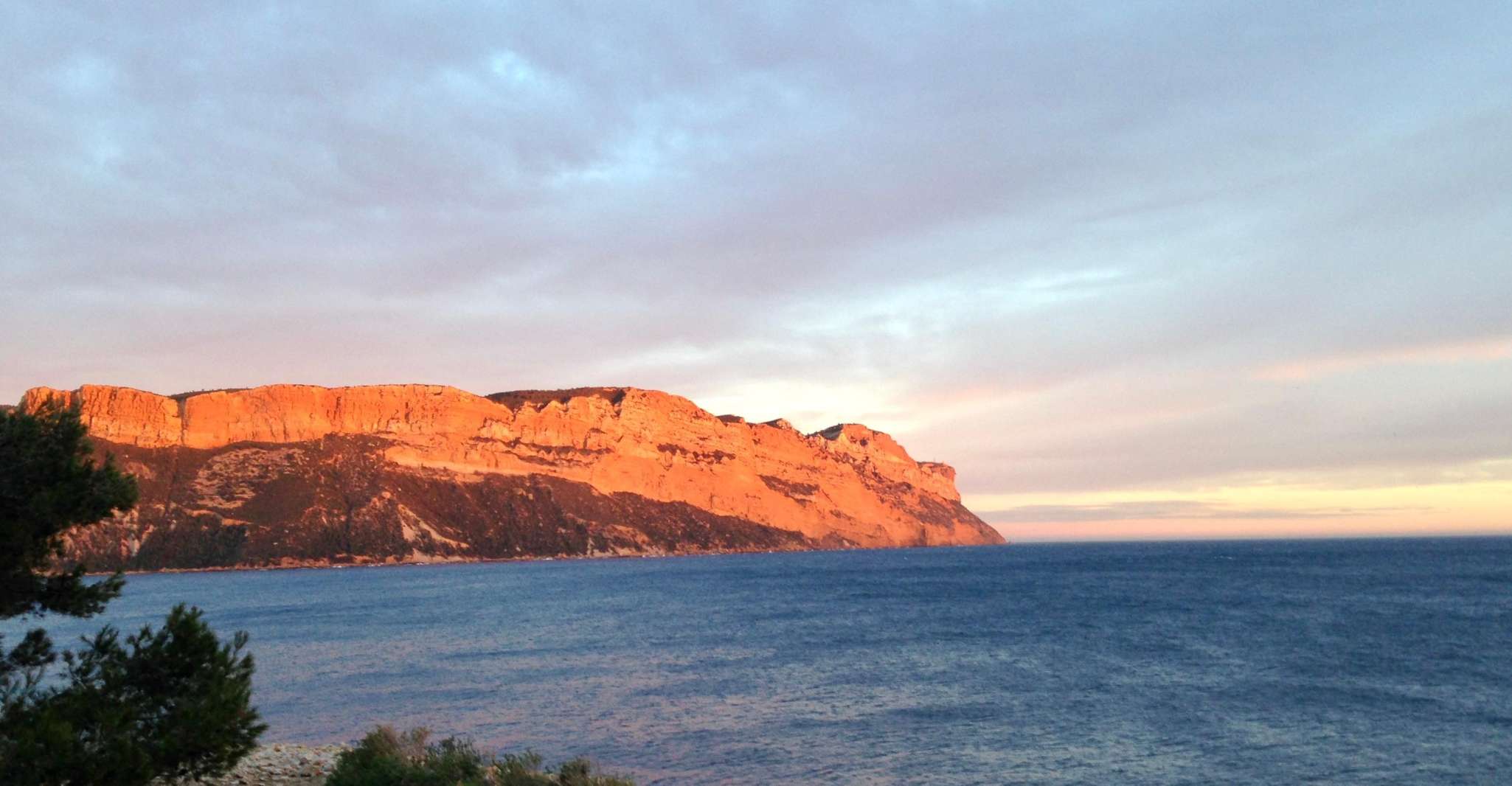 Cassis, Calanque of Port Miou and Cap Canaille from Aix - Housity