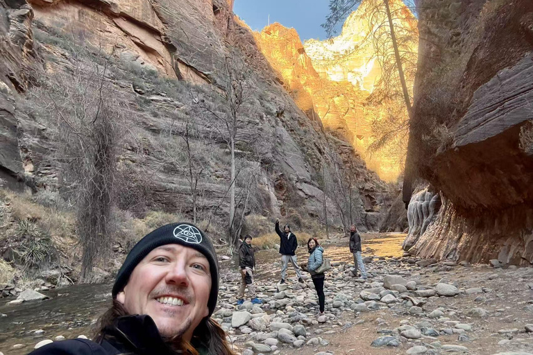 Las Vegas: Zion National Park Group Tour with Lunch