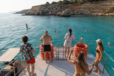 Ibiza: 2026 Solar Eclipse Boat Tour with Drinks & Swim Stop