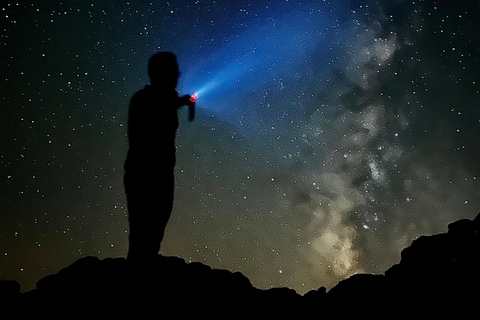 Wadi Rum: pustynna przygoda samochodem terenowym z lunchem i herbatąCałodniowa wycieczka jeepem z obiadem – 9 godzin