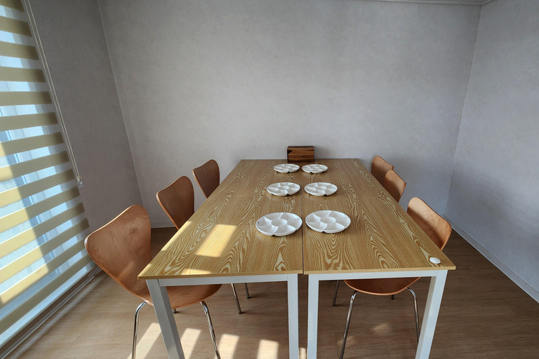 Seoul: Minhwa Painting Workshop in Itaewon