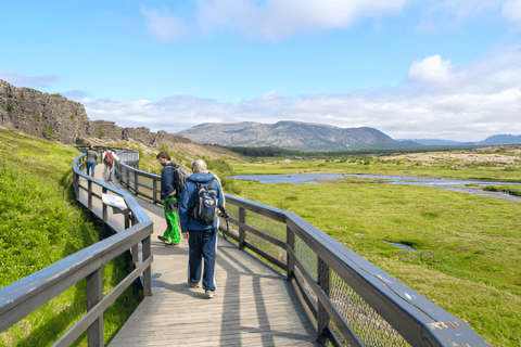 Golden Circle In Spanish - Small Group Tour from Reykjavik