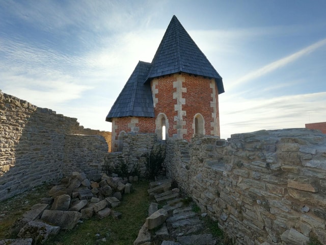 Zagreb: Easy Hike to Medvedgrad Fortress