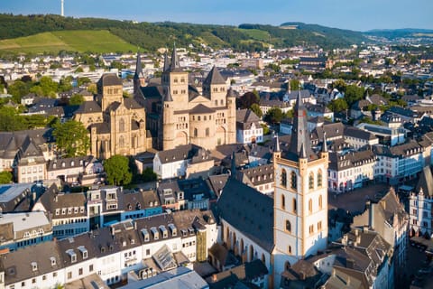 Trier: Rundgang mit Geschichten über Kaufleute, Märkte und die Mosel