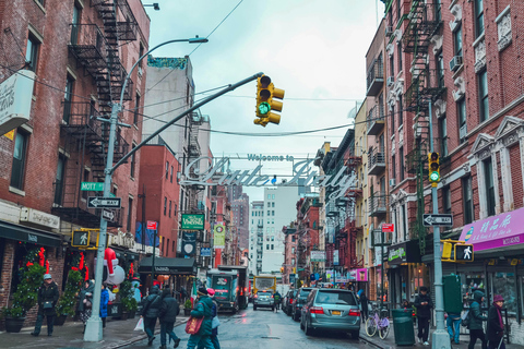 NYC: Visita al Museo Guggenheim e tour a piedi di Manhattan di 3 oreVisita il Museo Guggenheim e tour a piedi di 3 ore di Manhattan