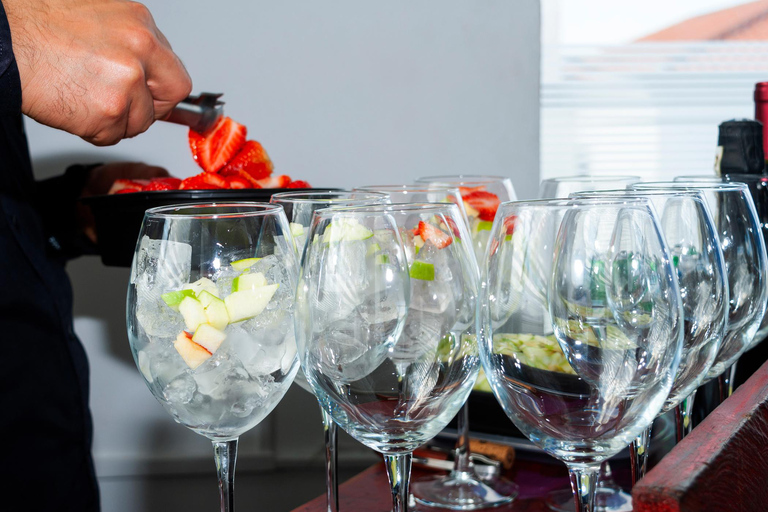 Central Madrid: Sangría Workshop & Tasting with Local Cheese