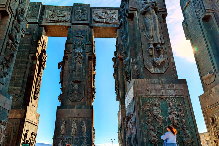 Tbilisi: Mtskheta, Jvari, Chronicles, Sameba Church & Wine