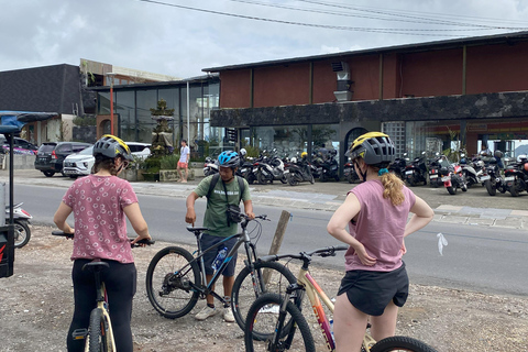 Ubud : PRIVATE Bike Tour inside Rice Field Ubud Countryside Sharing Group