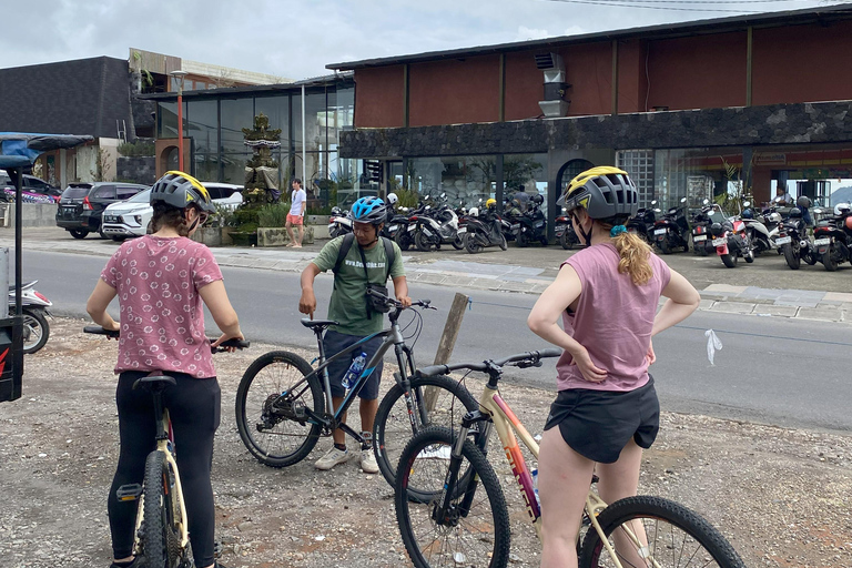 Ubud : PRIVATE Bike Tour inside Rice Field Ubud Countryside Sharing Group