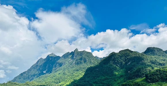 Sacred Chiang Dao: Cave & Temples Full-Day Tour