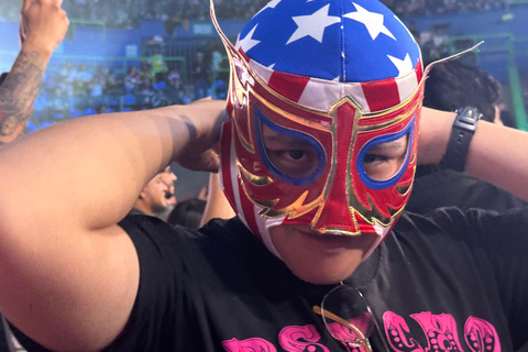 Mexico City:AAA x WWE Lucha Libre Tour with Guide and Ticket Mexico City: Lucha Libre Match with Ice Cream & Guide