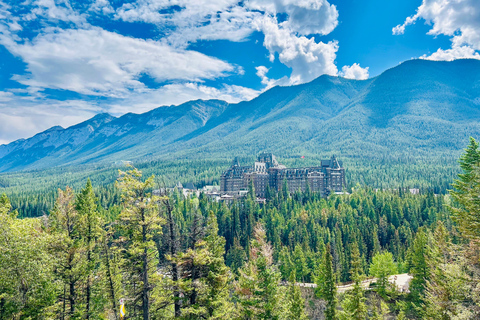 Calgary: YYC Airport Shared Shuttle to Banff