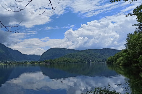 Slovenien: Bledsjön och Bohinjsjön Privat turSlovenien: Bledsjön och Bohinjsjön Privat tur med skåpbil