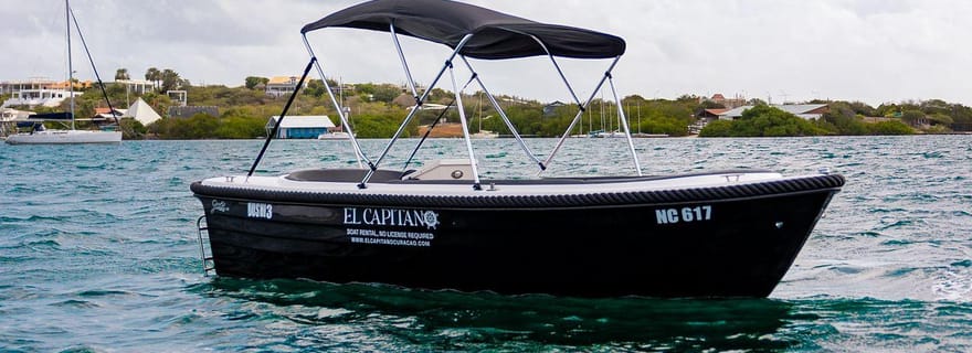 Curaçao : location de bateau avec plongée en option