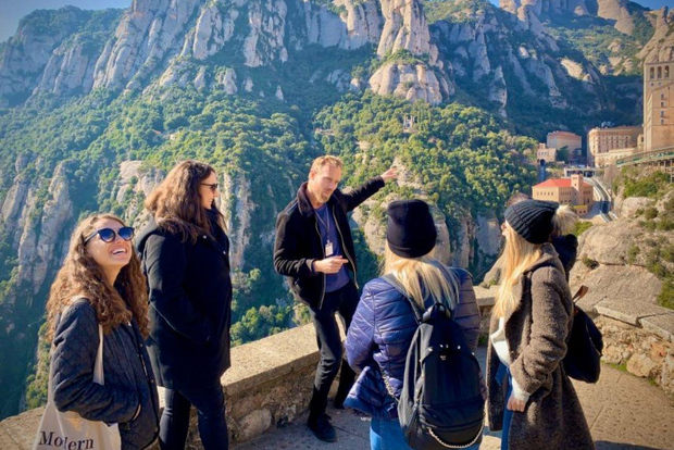 Barcelona: visita a Montserrat, transfers e entrada na basílica