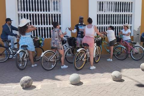 Cartagena: Ruta Histórica, Cultural y Graciosa en Bicicleta