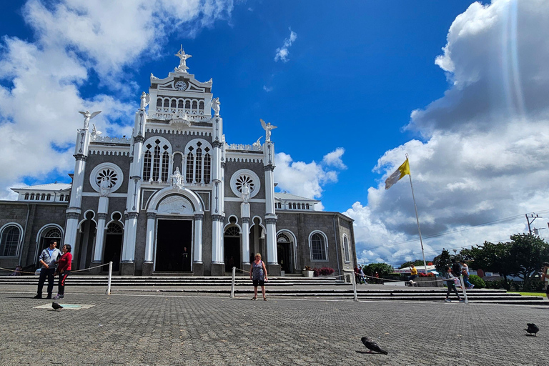 San José: Irazú Volcano, Orosi Day Tour & Lankester Gardens