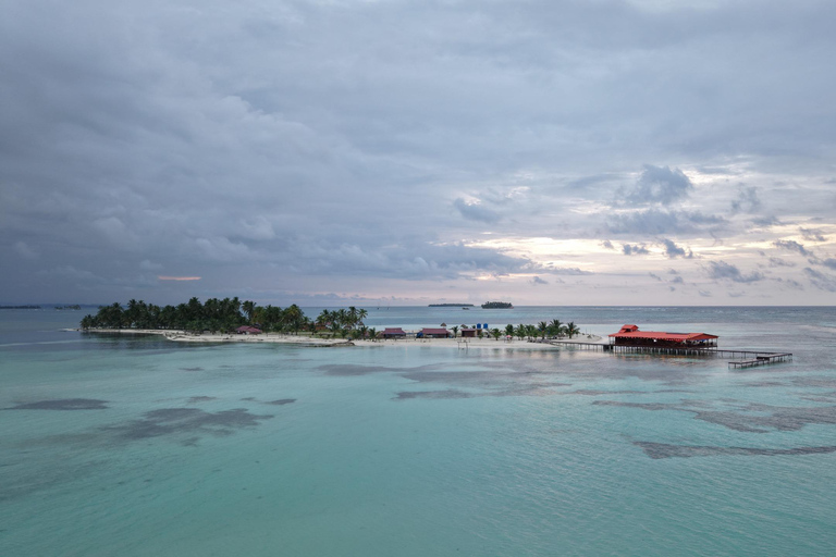Panama City: San Blas Tropical Adventure – 3 Islands with Lunch at a Local Restaurant Tropical Adventure in Guna Yala: 3 Islands with Lunch at a Local Restaurant