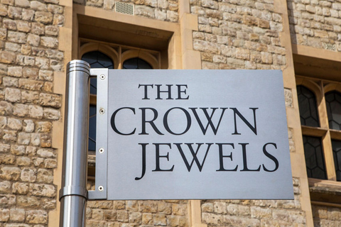 Tour della Torre di Londra con guida privata, biglietti e servizio di prelievoTour della Torre di Londra con guida privata, biglietti, ritiro