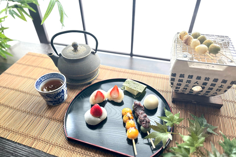 Tokyo: Mochi-Making Class in a Private Studio