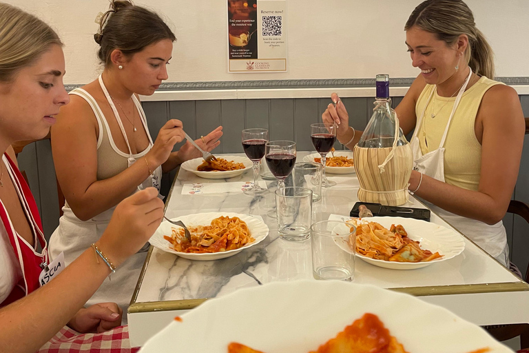 佛罗伦萨：意面制作课程，含晚餐、葡萄酒和... 唱歌！佛罗伦萨：意面制作课程，含晚餐、葡萄酒...还有歌唱！