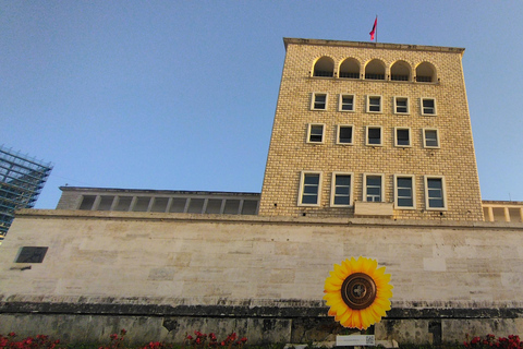 Tirana: com olhos húngaros