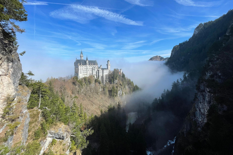 Hohenschwangau: Guided Tour to Neuschwanstein Castle, including tickets Hohenschwangau: Neuschwanstein Castle Tour with Guide and Ticket