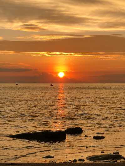 Ilha Phi Phi: Pôr do sol em Maya Bay e passeio de lancha com plâncton