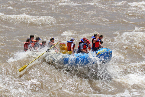 Rafting sul fiume Colorado: mezza giornata pomeridiana alle Fisher Towers