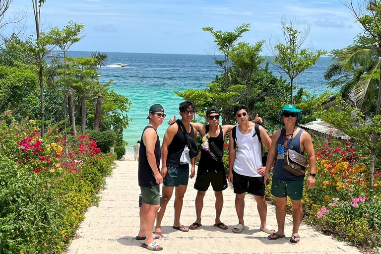 Pattaya: Evening City Tour & Alcazar Cabaret Show Pattaya: Evening City Tour & Alcazar Cabaret Show