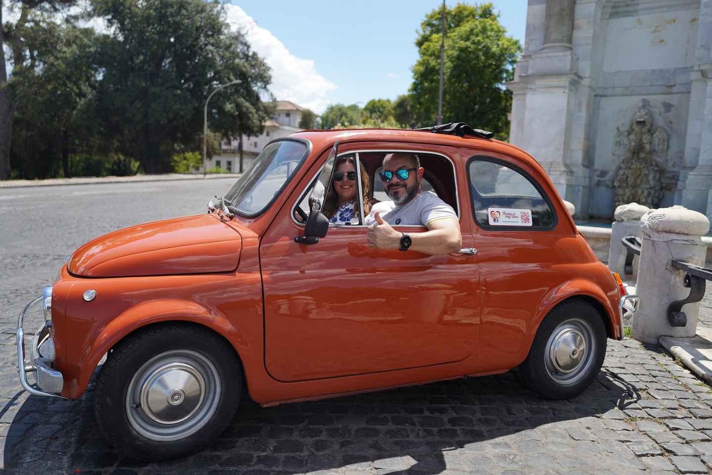 Rome: City Tour in a Retro Fiat 500 with Photo Stops